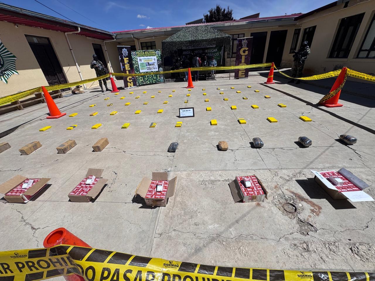 Bolivia asesta un duro golpe al narcotráfico con la incautación de 64,65 kg de cocaína y 159 frascos de Ketalab