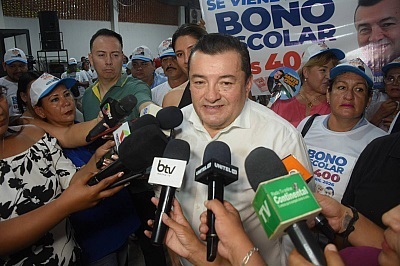 APREHENDEN AL ALCALDE DE SANTA CRUZ EN CASO PAVIMENTO