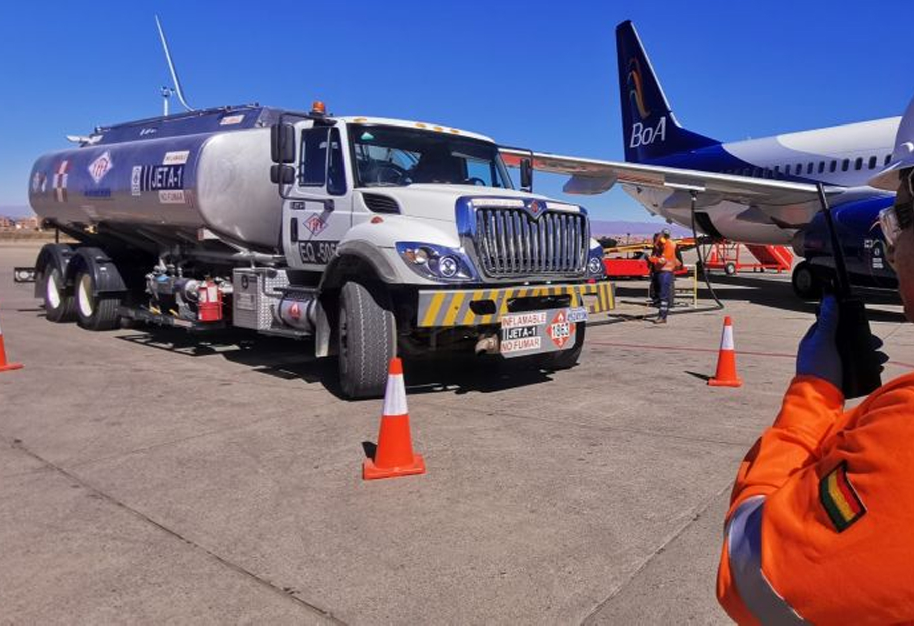 BLOQUEOS PONEN EN JAQUE LA AVIACIÓN: EL ALTO BAJO PRESIÓN POR FALTA DE JET FUEL