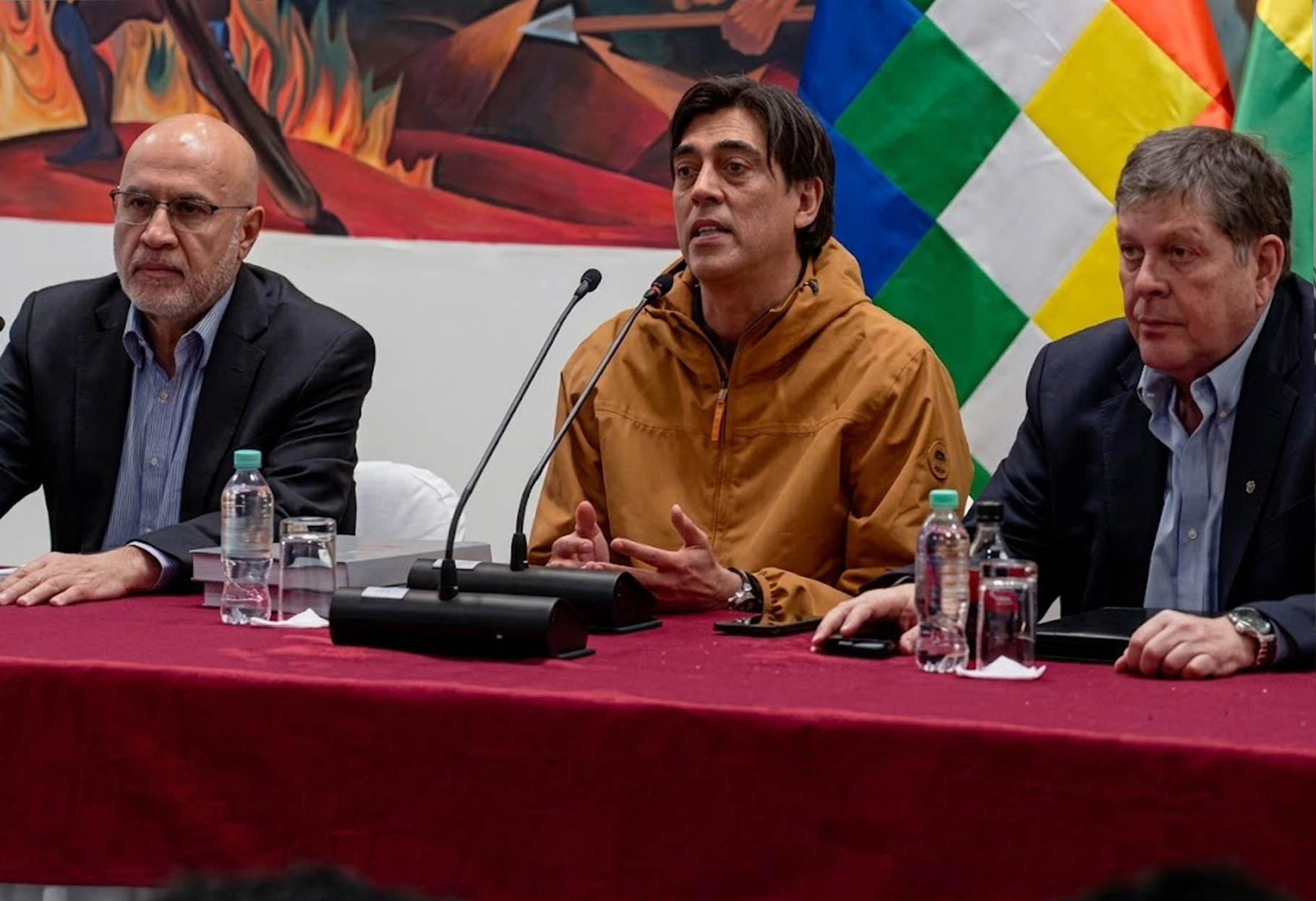GOBIERNO Y CHOFERES INICIAN DIÁLOGO