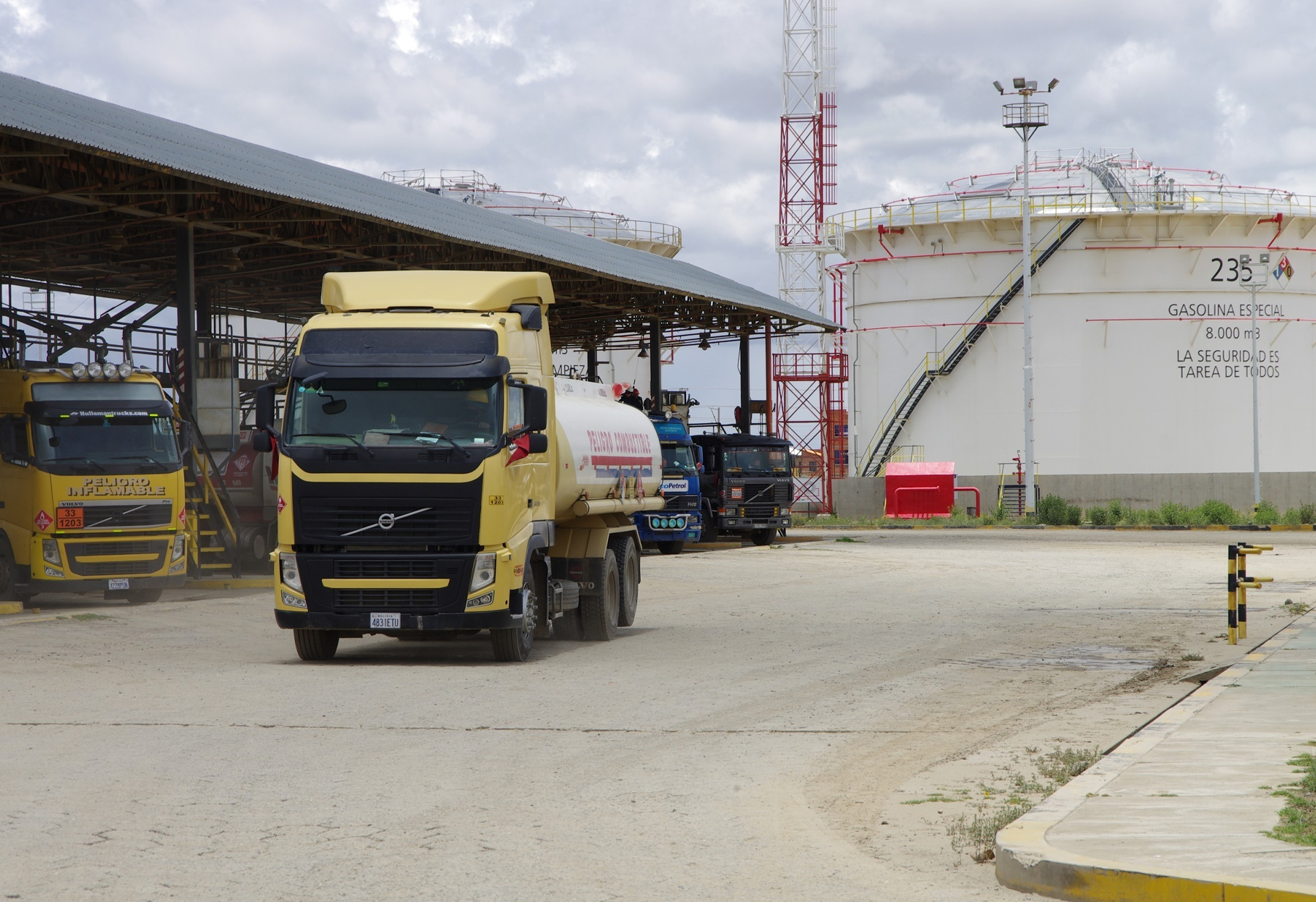 YPFB REFUERZA ABASTECIMIENTO DE DIÉSEL EN LA PAZ