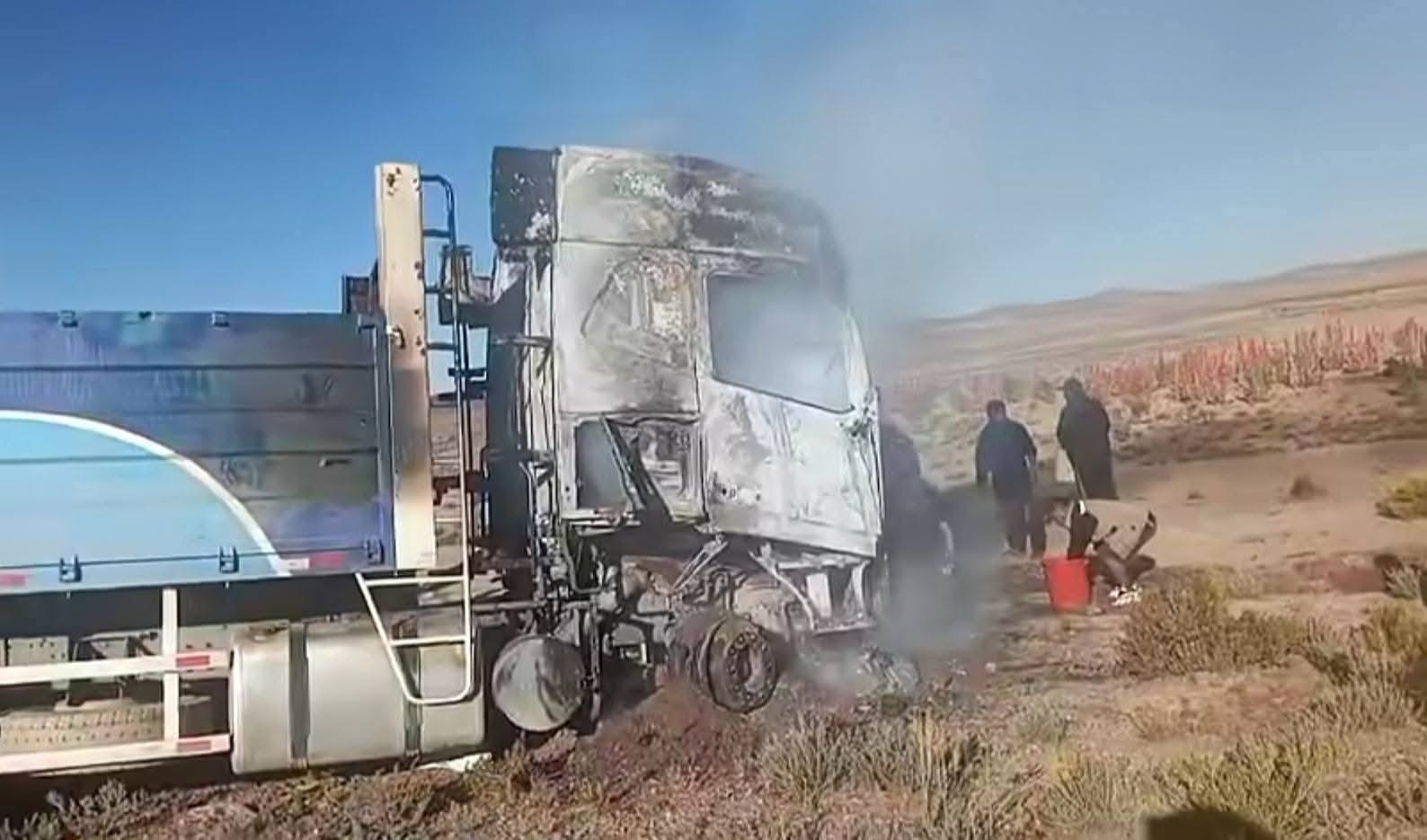 ACCIDENTE EN LA CARRETERA ORURO–UYUNI TRÁILER DEJA UN FALLECIDO Y VARIOS HERIDOS