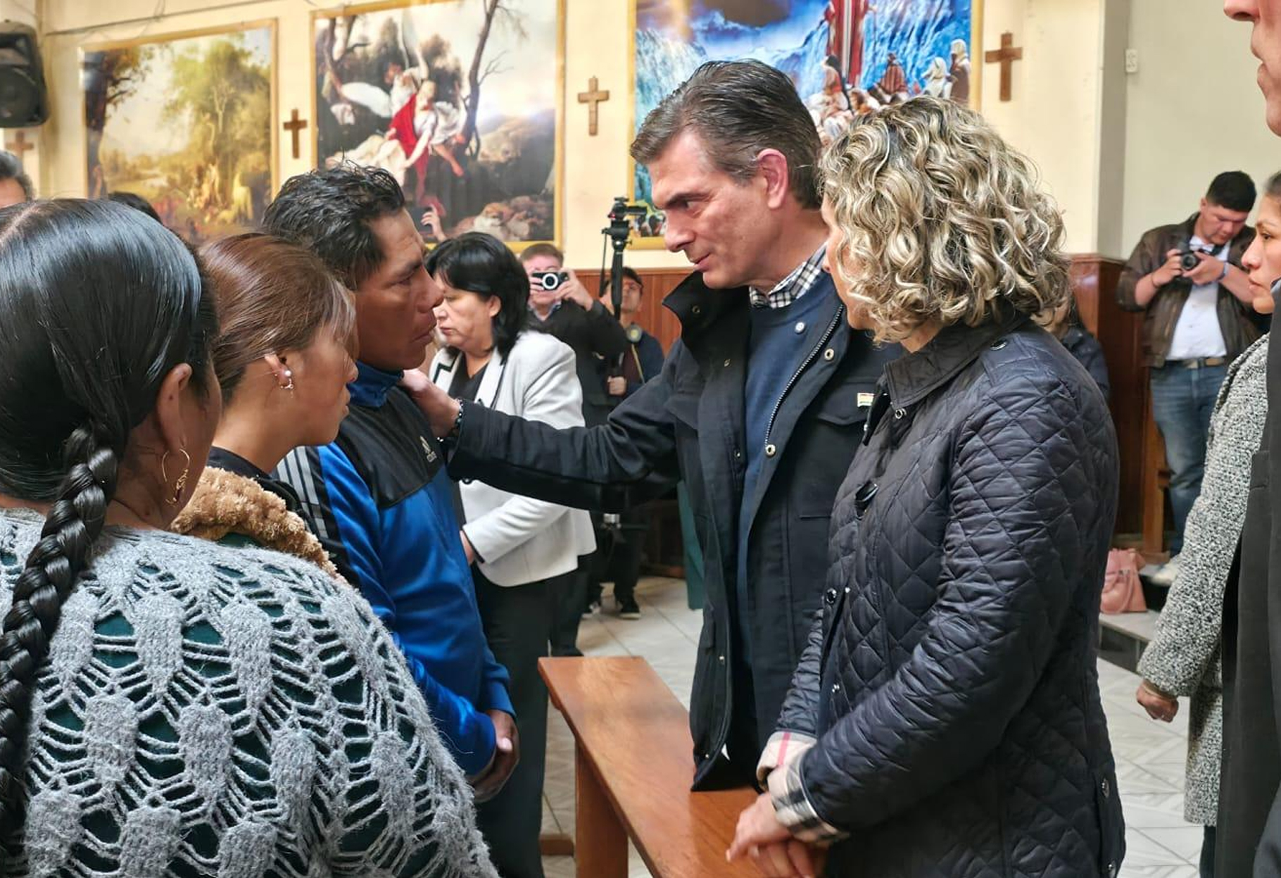 PRESIDENTE PAZ EN MISA DE VÍCTIMAS POR ACCIDENTE AÉREO